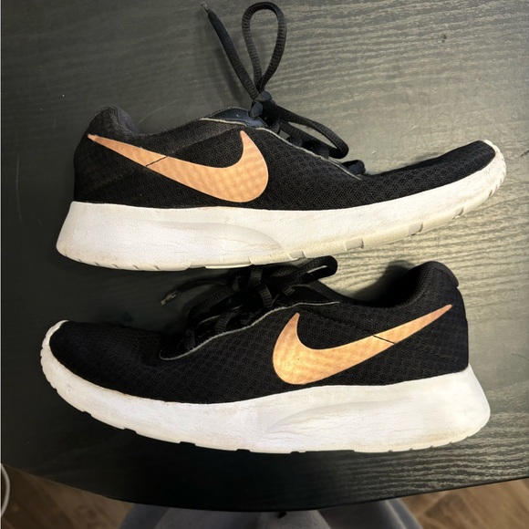 NIKE Tanjun trainers for women - Picture 2 of 6